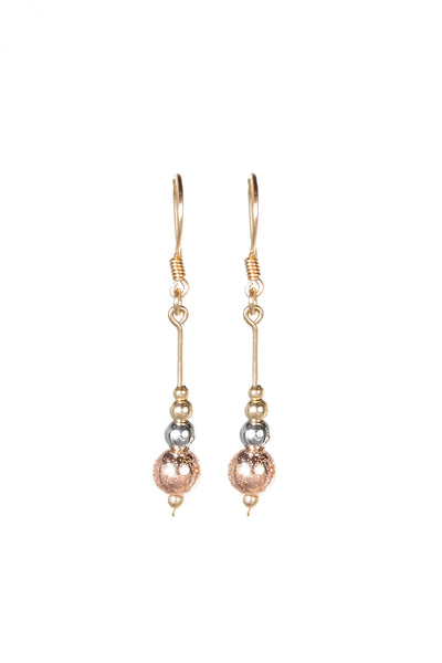 ARETES EN ORO LAMINADO 18k DEGRADÉ CON BOLA DIAMANTADA TRES TONOS