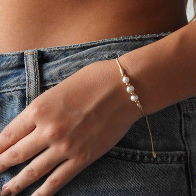 Pulsera Lam perlas cultivadas en hilito