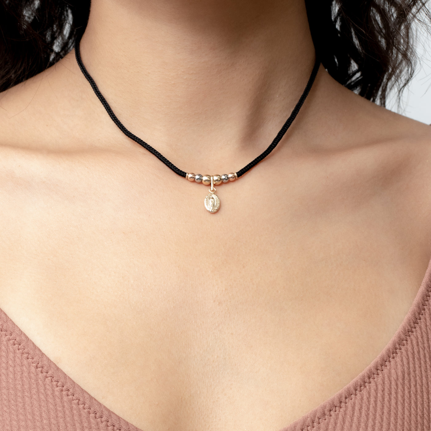 Choker cordón roche degradé dije Guadalupe